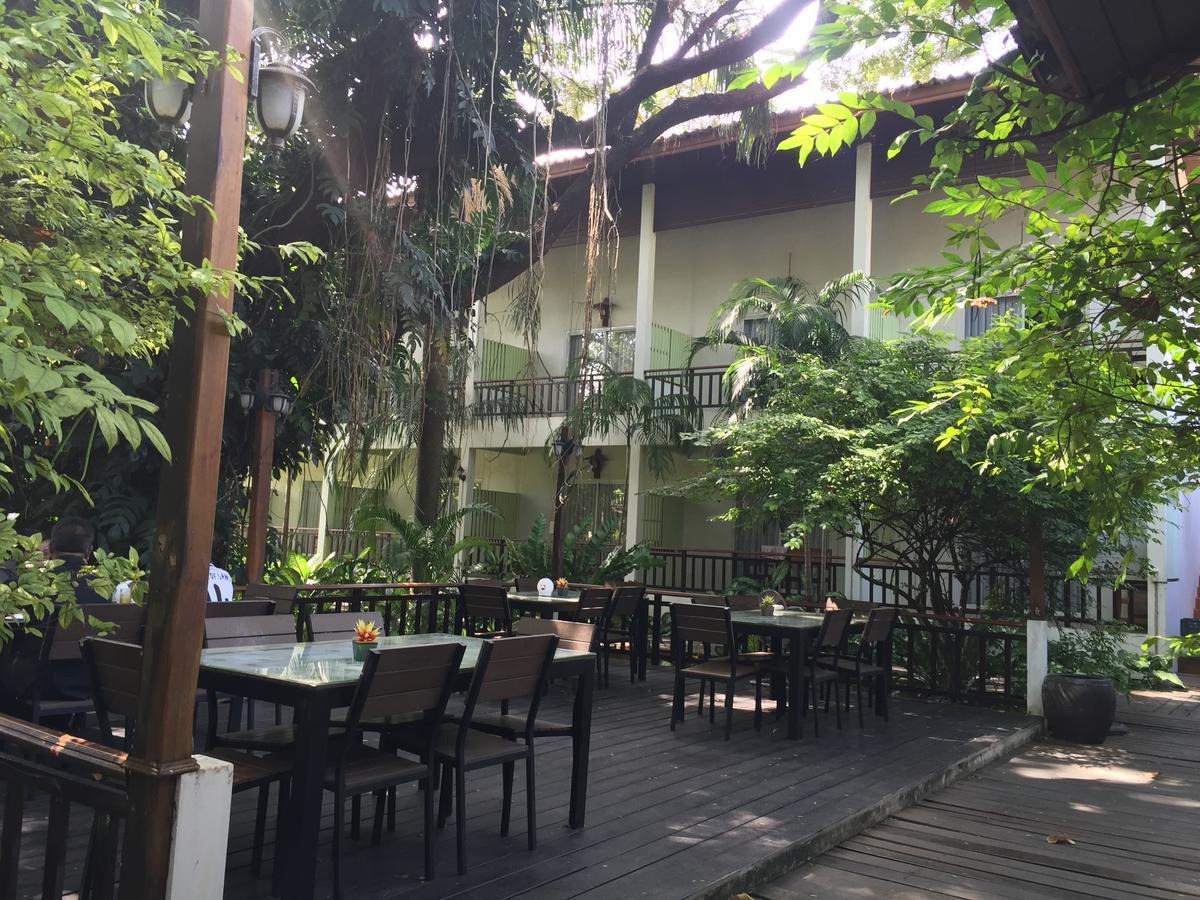 Tree House Hotel Sisaket Luaran gambar