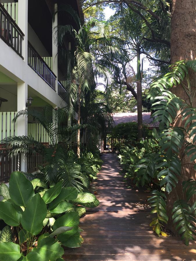 Tree House Hotel Sisaket Luaran gambar