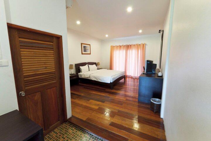 Tree House Hotel Sisaket Luaran gambar
